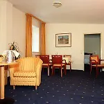 Hotel Weinhaus Woehler 3*
