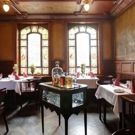 Готель Weinhaus Woehler 3*