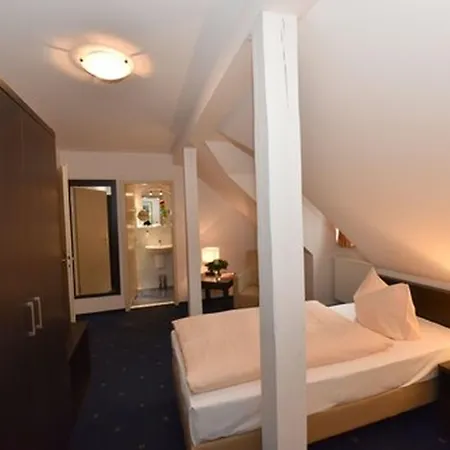 Готель Weinhaus Woehler Шверін