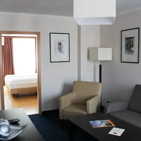 Hotel Weinhaus Woehler 3*