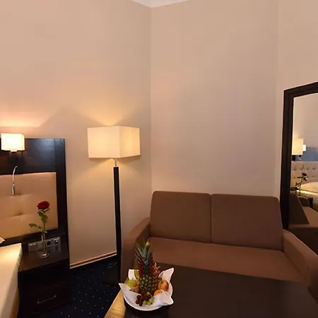 Готель Weinhaus Woehler 3*