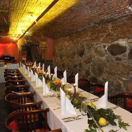 Готель Weinhaus Woehler Шверін