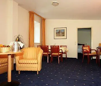 ホテル Weinhaus Woehler 3*