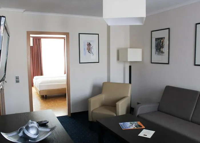 Hotel Weinhaus Woehler 3*