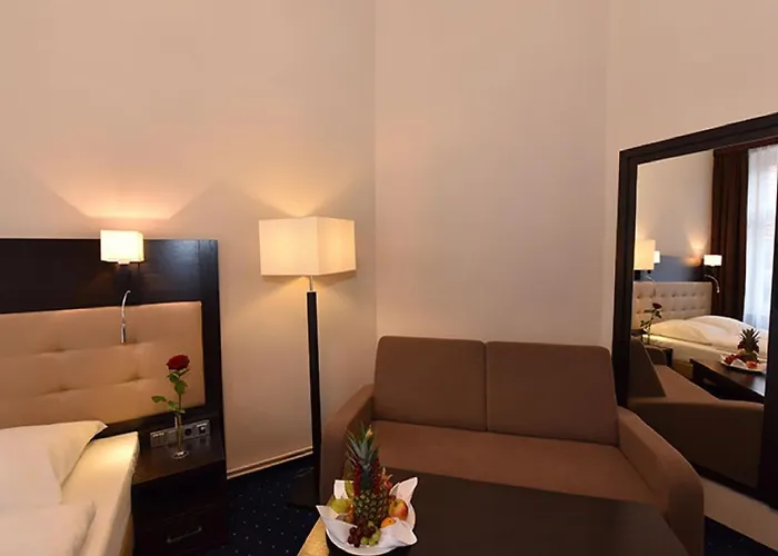 Hotel Weinhaus Woehler 3*