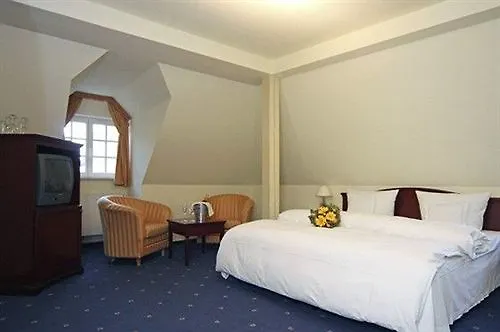 Hotel Weinhaus Woehler 3*